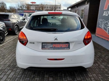 Peugeot 208 I Hatchback 5d Facelifting 1.2 PureTech 82KM 2019 Peugeot 208 Klimatyzacja Kamera Komputer Tempomat 1.2 Benzyna 82KM, zdjęcie 5