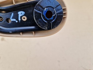 DRŽÁTKO SEDADLA LEVÝ PŘEDNÍ KOMPLET SIGNUM OPEL VECTRA C 2.2