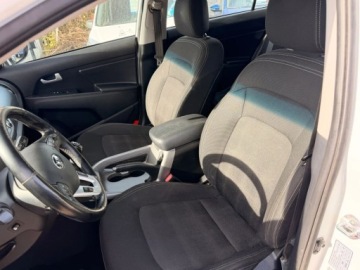 Kia Sportage III SUV Facelifting 1.7 CRDi 115KM 2015 Kia Sportage Biala perla Swietny stan Grzana kierownica 1.7 Diesel, zdjęcie 22