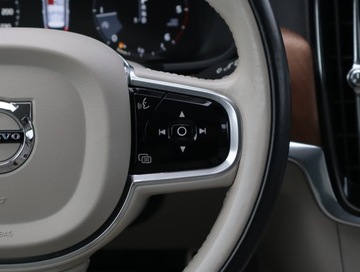 Volvo V90 II Kombi 2.0 D4 190KM 2017 Volvo V90 D4 AWD, 187 KM, 4X4, Automat, Skóra, zdjęcie 16