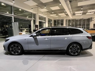 BMW Seria 5 G90-91 2026 BMW Seria 5 Touring 540d xDrive Sport Combi 3.0 (303KM) 2026, zdjęcie 1