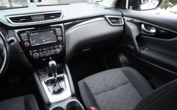 Nissan Qashqai II Crossover 1.2 DIG-T 115KM 2016 Nissan Qashqai 1.2 DIG-T N-Vision Xtronic Kamera 360 Nawigacja 1.2 Benzyna, zdjęcie 22