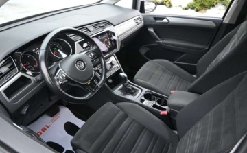 Volkswagen Touran III 1.6 TDI 115KM 2018 Volkswagen Touran 1,6 TDI 115 KM DSG FULL LED HIGH-LINE Alcantara Nawigacja, zdjęcie 17