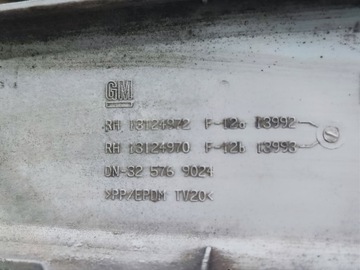 LIŠTA NÁRAZNÍK PŘEDNÍ PRAVÁ OPEL ZAFIRA B 13124972