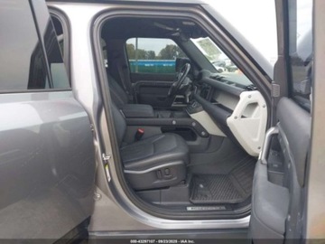 Land Rover Defender IV (L663) 2021 Land Rover Defender 110 x-dynamic se, 2021r., 4x4, 3.0L 3.0 Benzyna 395KM, zdjęcie 8