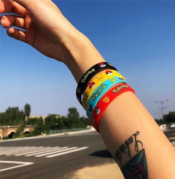 Силиконовый браслет Pokemon GO с Пикачу в подарок ребенку