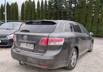 Toyota Avensis III Wagon 2.0 D-4D 126KM 2010 Toyota Avensis 2010r, 2.0 DIESEL. Lekko uszkodzony przod. Jezdzi. 2.0, zdjęcie 3