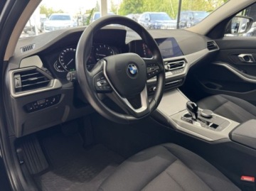 BMW Seria 3 G20-G21 Limuzyna 2.0 318i 156KM 2022 BMW Seria 3 318i Advantage Kamera cofania Podgrzewane fotele LED FV23, zdjęcie 6