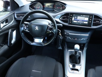 Peugeot 308 II Hatchback 5d 1.2 PureTech 130KM 2015 Peugeot 308 1.2 PureTech, Navi, Klima, zdjęcie 6