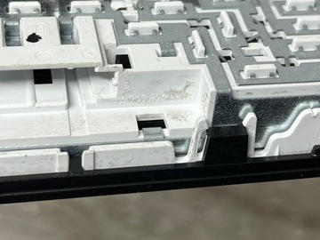 LAMPA POLSTROVÁNÍ INTERIÉR ZADNÍ 2128205001 MERCEDES CLS W218 TŘÍDA E W212