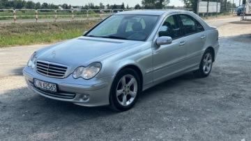 Mercedes Klasa C W203 Sedan W203 2.1 (C 220 CDI) 150KM 2005 Mercedes-Benz Klasa C Raty 2.2 cdi 150KM Automat Polskora tylko 200tys km, zdjęcie 31