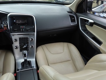 Volvo XC60 I SUV Facelifting 2.4 D4 190KM 2017 Volvo XC60 D4, Salon Polska, 187 KM, 4X4, zdjęcie 7