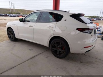 Maserati Levante 2021 Maserati Levante 2021 3.0l 3.0 Benzyna 345KM, zdjęcie 2