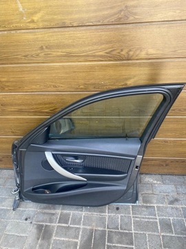BMW 3 F30 DVEŘE PRAVÝ PŘEDNÍ B39