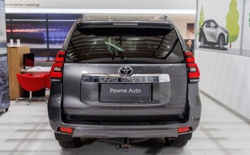 Toyota Land Cruiser VII Terenowy 3d 2.8 D-4D 177KM 2020 Toyota Land Cruiser LC 2.8 D-4D Premium aut 2.8 Diesel 177KM, zdjęcie 5