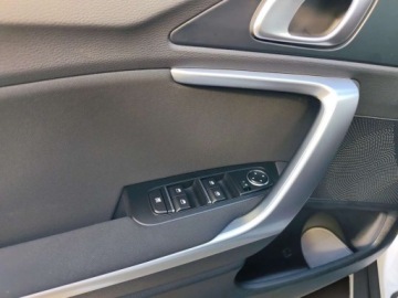 Kia XCeed Crossover 1.4 T-GDI 140KM 2020 Kia XCeed Salon PL 1,4 T 140 KM Wersja M Automat 1.4 Benzyna 140KM, zdjęcie 9