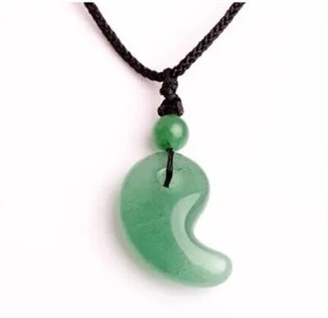 Pure natural crystal pendant Dongling jadee lovers magatama pendant Tai