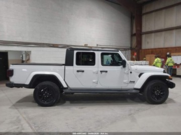 Jeep Gladiator 2022 Jeep Gladiator Altitude 2022 3.6 Benzyna 285KM, zdjęcie 6