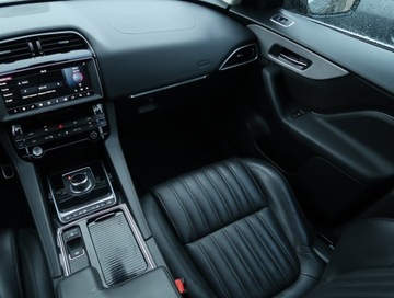 Jaguar F-Pace SUV 2.0 iD4 240KM 2019 Jaguar F-Pace 25d AWD, Salon Polska, Serwis ASO, zdjęcie 7