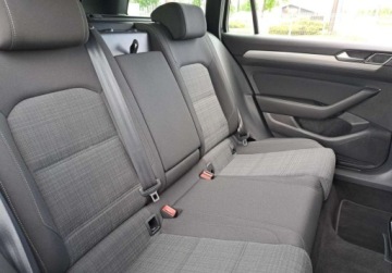 Volkswagen Passat B8 Variant Facelifting 2.0 TDI SCR 200KM 2022 Volkswagen Passat 2.0TDI 200KM Business DSG Kamera Masaz AppConnect ACC Na, zdjęcie 15