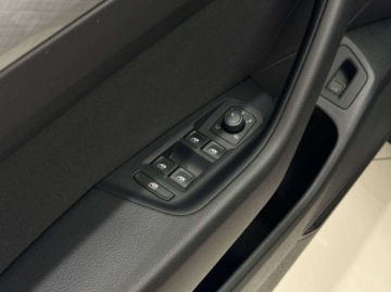 Volkswagen Passat B8 Variant Facelifting 2.0 TDI SCR 150KM 2023 Volkswagen Passat Business ACC LED Hak CarPlayAndroid Auto Podgrzewan, zdjęcie 19