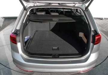 Volkswagen Passat B8 Variant Facelifting 2.0 TSI 190KM 2022 Volkswagen Passat 2.0 TSI 190KM DSG Elegance Reflektory Matrix Szyba przed, zdjęcie 8