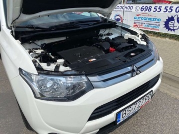 Mitsubishi Outlander III 2015 Mitsubishi Outlander AUTOMATNAWIGACJAKSENONYNAPED 4X4GWARANCJA7 MIEJSC, zdjęcie 19