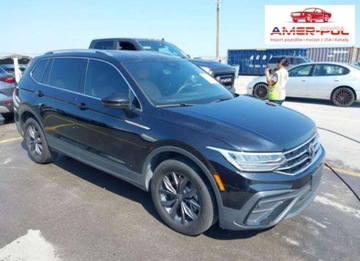 Volkswagen Tiguan II 2022 Volkswagen Tiguan 2022, 2.0L, SE, po gradobiciu 2.0 Benzyna 184KM