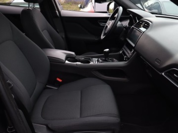 Jaguar F-Pace SUV 2.0 iD4 163KM 2019 Jaguar F-Pace E-Performance, Klima, Klimatronic, zdjęcie 8