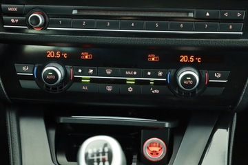 BMW Seria 5 F10-F11 Touring 520d 184KM 2011 BMW 5 520d, 181 KM, Klima, Klimatronic, Tempomat, zdjęcie 9