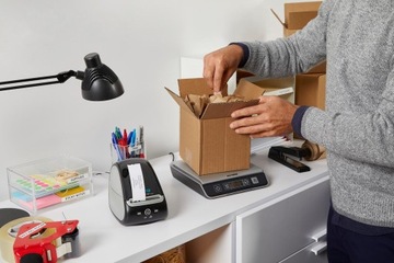 Принтер этикеток DYMO LabelWriter 550 + стартовая лента, 62 этикетки в минуту