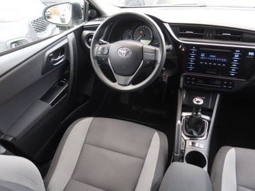 Toyota Auris II Touring Sports Facelifting 1.6 Valvematic 132KM 2018 Toyota Auris 1.6 Valvematic, Salon Polska, GAZ, zdjęcie 6