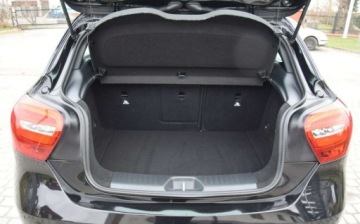 Mercedes Klasa A W176 Hatchback 5d Facelifting 180 122KM 2017 Mercedes-Benz Klasa A 1.6B 2017r Navi PDC Grzane Fotele Sprowadzony Oplaco, zdjęcie 14