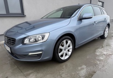 Volvo V60 I Kombi Facelifting 2.0 D4 DRIVE-E 190KM 2018 Volvo V60 salon PL FV VAT 23 bezwypadkowy roczna gwarancja hak, zdjęcie 1