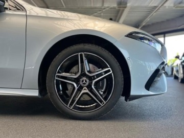 Mercedes Klasa A W177/V177 Hatchback Facelifting 1.3 200 163KM 2025 MERCEDES-BENZ A Klasa 200 AMG Line 1.3 (163KM) 2025, zdjęcie 5