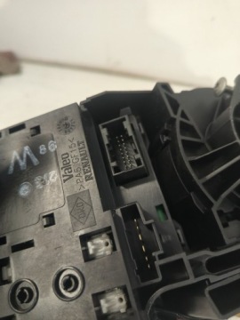 КОМБИНИРОВАННЫЙ ПЕРЕКЛЮЧАТЕЛЬ RENAULT SCENIC II 820012772709 8200127727