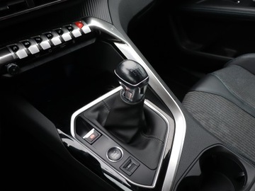 Peugeot 3008 II Crossover Facelifting  1.2 PureTech 130KM 2021 Peugeot 3008 1.2 PureTech, Salon Polska, zdjęcie 12