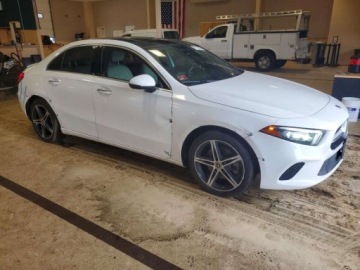 Mercedes Klasa A W177/V177 Sedan 2.0 220 190KM 2019 Mercedes-Benz Klasa A 2019r., A 220 4matic, 2L, od ubezpieczalni 2.0 191KM, zdjęcie 3