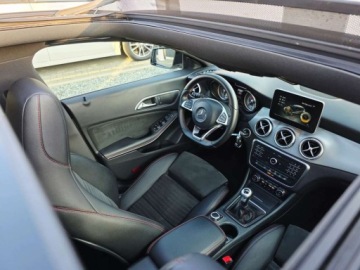 Mercedes CLA C117 Shooting Brake Facelifting 1.5 180 d 109KM 2017 Mercedes-Benz CLA AMG Line___BiXenon LED Skora Alcantara Kamera Panorama A, zdjęcie 17