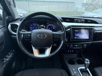 Toyota Hilux VIII Podwójna kabina 2.4 D-4D 150KM 2020 Toyota Hilux 2.4 D-4D Double Cab SR5 4x4 2.4 D-4D, zdjęcie 11