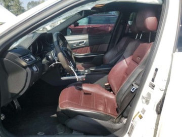 Mercedes Klasa E W212 2014 Mercedes-Benz Klasa E 63 AMG-S 2014 5.5l 5.5 Benzyna 577KM, zdjęcie 7
