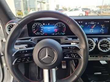 Mercedes CLA C118/X118 Coupe Facelifting 1.3 200 163KM 2024 Mercedes-Benz CLA 200 AMG Line / Kamery 360 / Mult, zdjęcie 8