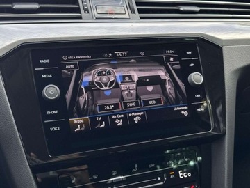 Volkswagen Passat B8 GTE Variant Facelifting 1.4 TSI Plug-In-Hybrid 218KM 2022 Volkswagen Passat LED Matrix kamera nawigacja Head-up Digital cockpit, zdjęcie 32