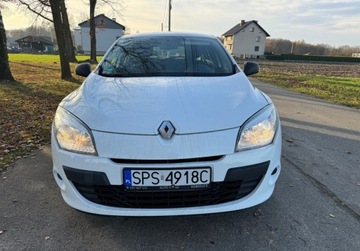 Renault Megane III Hatchback 1.6 16v 100KM 2011 Renault Megane Bezwypadkowy, zadbany, niski przebieg 1.6 Benzyna 100KM, zdjęcie 1