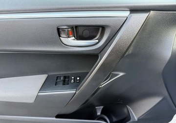 Toyota Corolla XI Sedan Facelifting 1,33 Dual VVT-i 99KM 2017 Toyota Corolla Salon Polska, Czujniki parkowania przod i tyl, Opony Caloro, zdjęcie 9