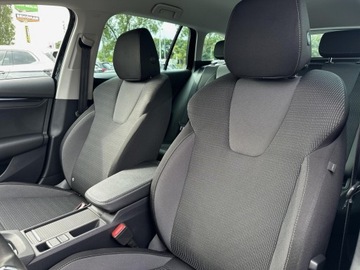 Skoda Octavia IV Liftback 1.5 TSI EVO 150KM 2021 Skoda Octavia 1.5 TSI 150KM Ambition DSG, Salon PL, zdjęcie 9
