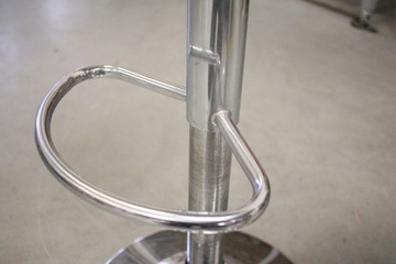 БАРНЫЙ СТОЛИК под табуретом