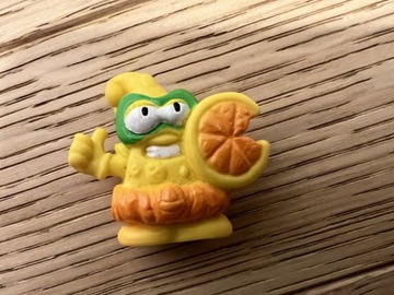 SUPER ZINGS seria 2 101 Cheese Champ żółty