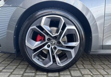 Skoda Octavia IV RS Kombi 2.0 TDI SCR 200KM 2022 Skoda Octavia RS 2.0TDI 200KM DSG HAK SkoraMasaz NAVI DCC Kamera LED Matri, zdjęcie 37
