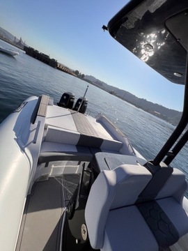 Новый премиум RIB OROMARINE COUPE S11 - 9,99 м/26 чел., каюта, санузел ИТАЛИЯ